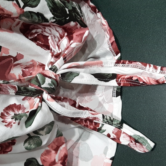 Floral top - Picture 3 of 4